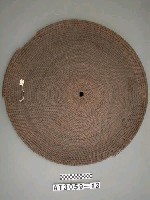 藏品(籐編盤？)的圖片